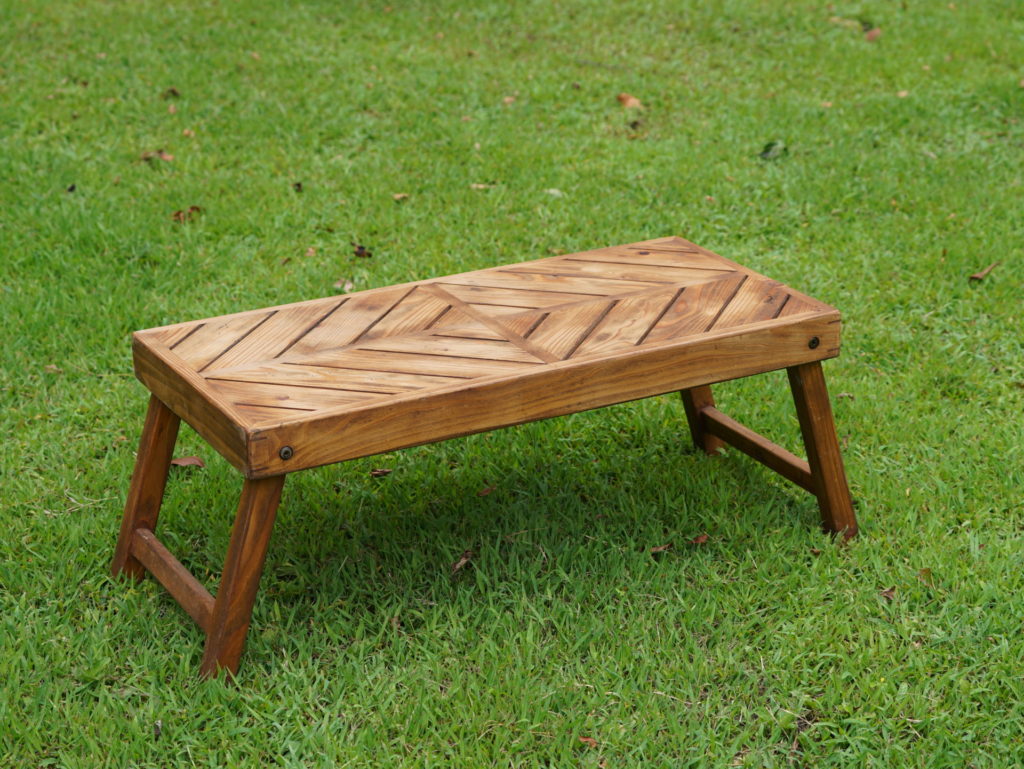 アウトドアテーブル