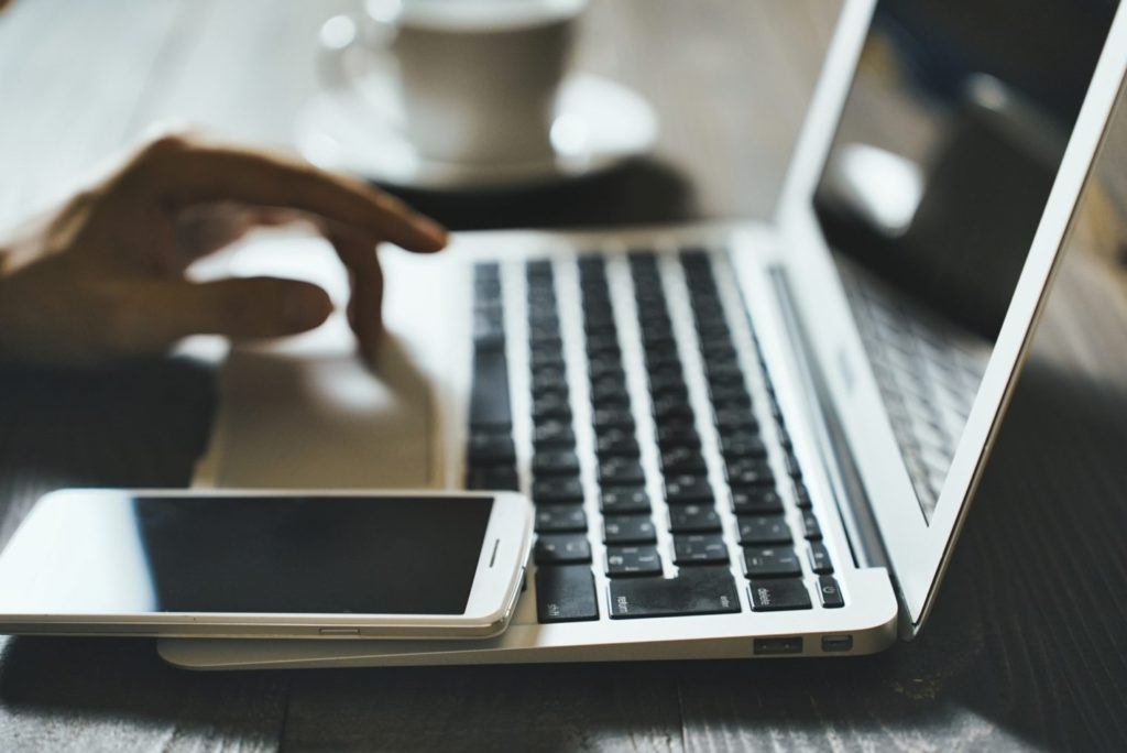 パソコンとスマホ